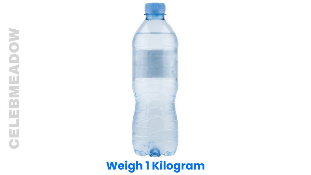How much is 1 kg: a 1-liter plastic bottle of water weighing about 1 kilogram